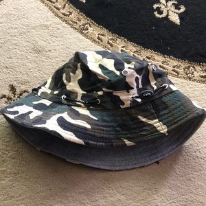 Camo bucket hat